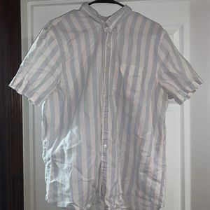 American Eagle Button up Shirt